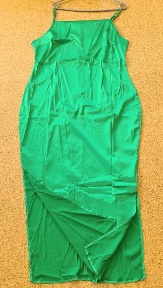 MaxiKleid Gr.2XL/46 Cami Satin Curvy Party Neu Clubwear grü in Neuenstadt