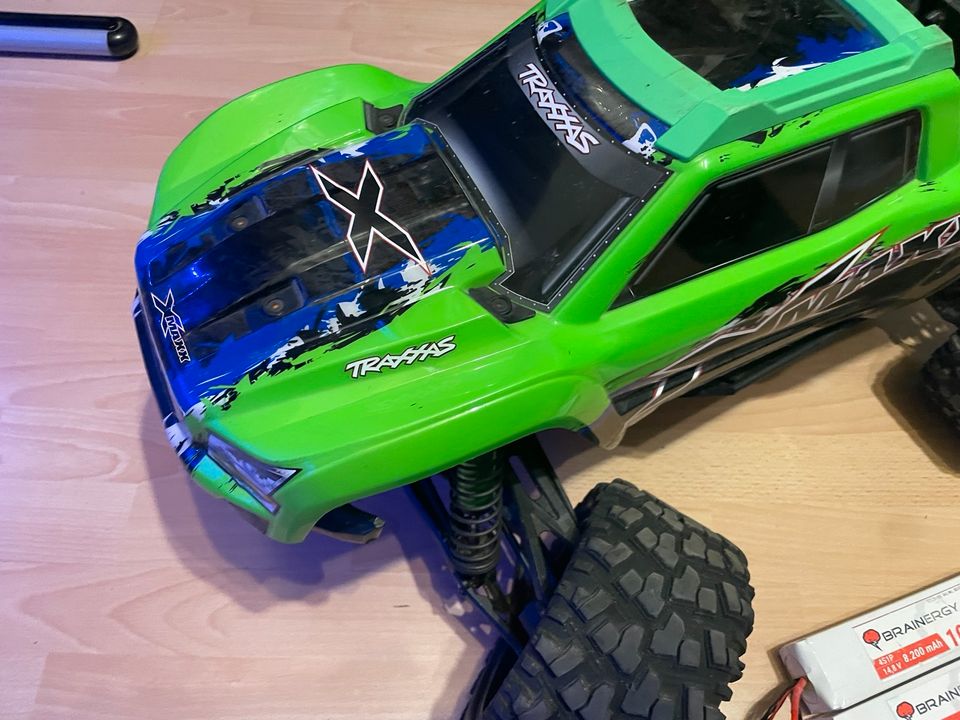 Traxxas Xmaxx 8s RC Auto mit Akkus 4 Stück Brainergy  8200mah in Würzburg