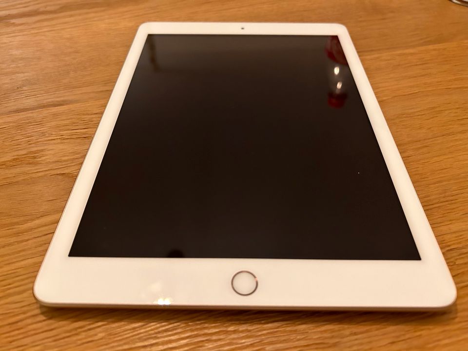 iPad 6. Generation 32Gb WiFi in Denzlingen