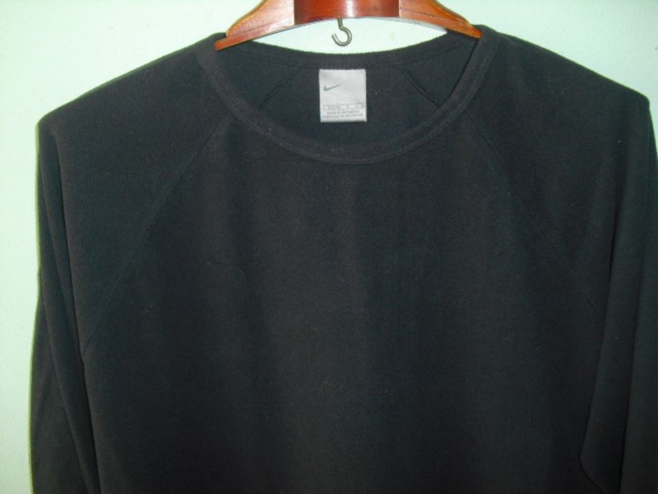 Nike Shirt Langarm Gr.42 in Mainz