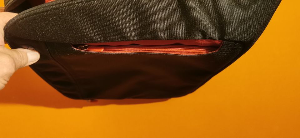 Belkin 17,3" Notebooktasche, super gepolstert, wie neu!!! in Neumünster