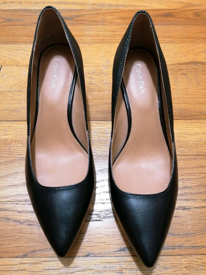 Pumps CALVIN KLEIN Gr.38,wie neu,High Heels in Unna