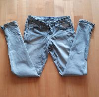 Guess Jeans Marylin 3 ZIP Gr. 27 neuwertig München - Trudering-Riem Vorschau