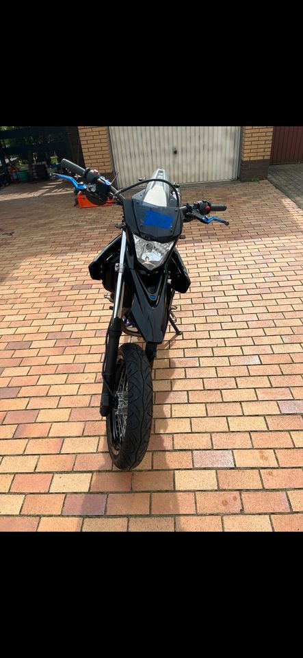 Yamaha WR 125X mit viel Zubehör in Liebenau