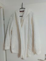 Kuscheljacke Kapuzenjacke Gr 40/42  neuwertig 10€ Hessen - Hammersbach Vorschau