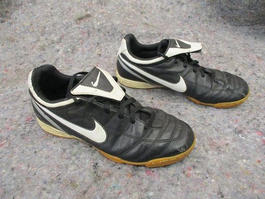 Hallen Fussballschuhe Nike Tempo Gr. 38 in Kiel