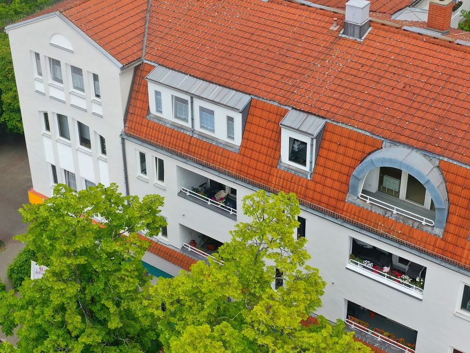 Für Anleger am Bernkastler Platz * PROVISIONSFREI * 4 Zimmer mit Loggia, Gäste-WC, Aufzug in Berlin