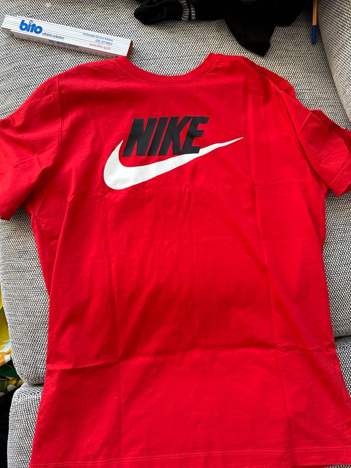Nike T-Shirt Herren in Berlin