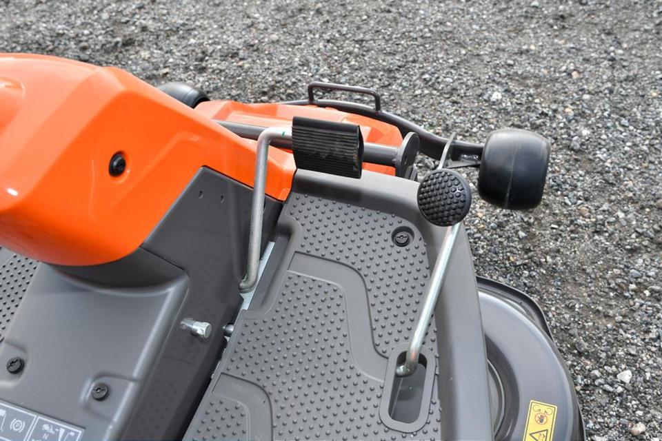 Husqvarna Rider, R214C, Frontmäher, Rasenmäher, Rassentraktor in Bredstedt