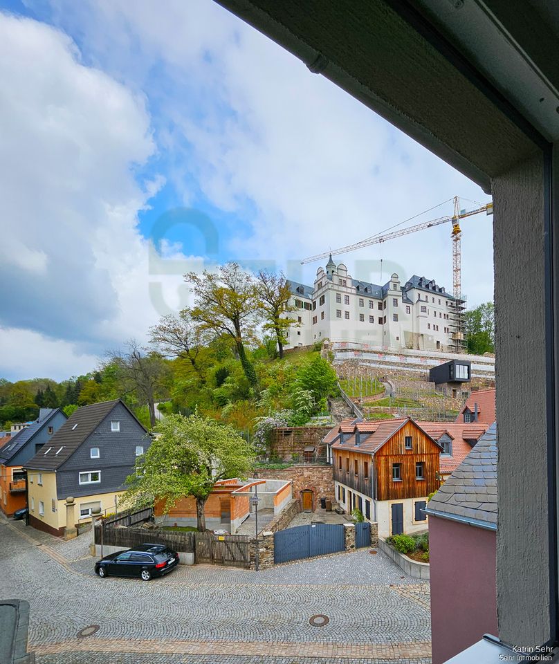 *2-Raumwohnung mit EBK, Balkon und traumhaftem Schlossblick* in Lichtenstein