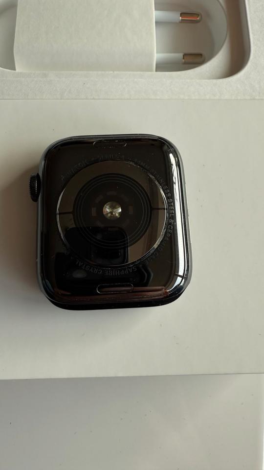 Apple Watch Series 4 Cellular 44mm Edelstahl in Space Black in Hamburg