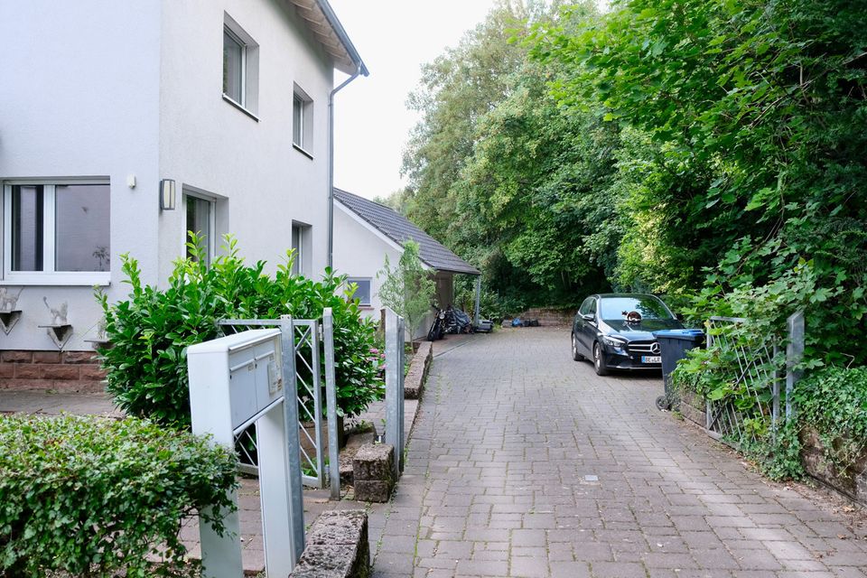 Einfamilienhaus mit Einliegerwohnung und großem Grundstück in Rehlingen-Siersburg OT zu verkaufen in Rehlingen-Siersburg