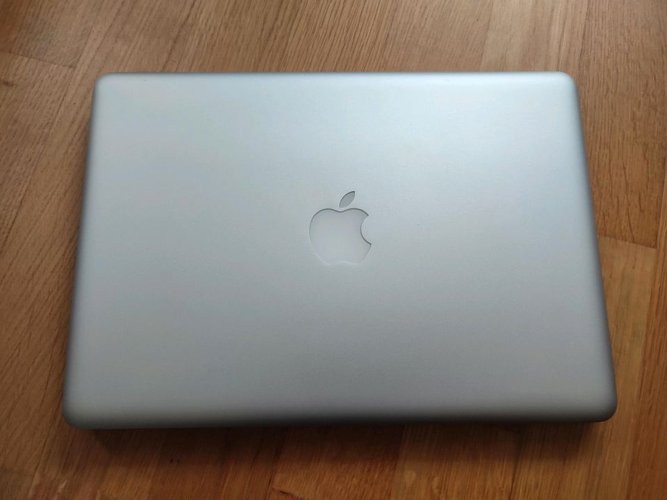 MacBook Pro 13,3 inch (2012) in Originalverpackung für Bastler in Hamburg