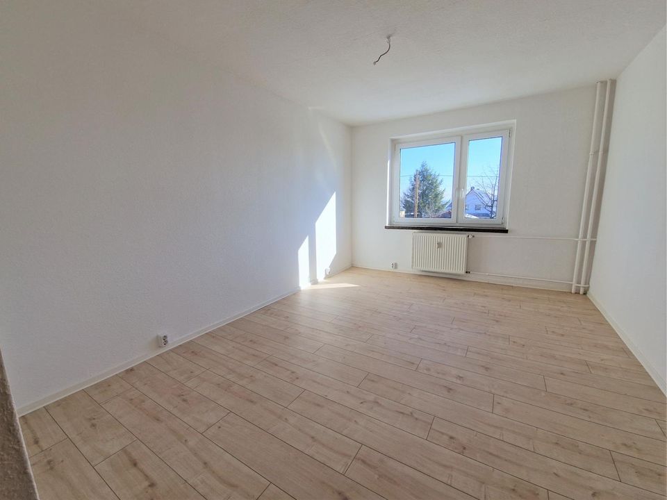 Attraktive 3-Raum-Wohnung in ruhiger Lage mit Parkplatz und Garage! in Hohenstein-Ernstthal