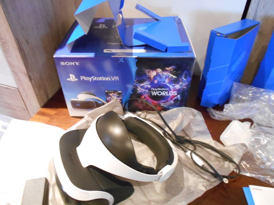 Playstation 4 VR1 Brille + Kamera in OVP in Wiesenfelden