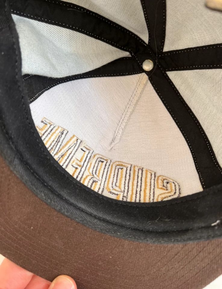 Supreme Snapback Cap in Stuttgart