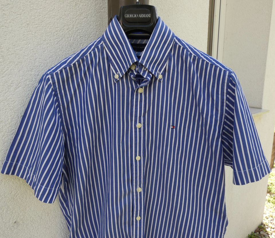 2 NEUE Tommy Hilfiger SOMMER Hemden S 46 M 48 + Armani Jeans 32 in Berlin