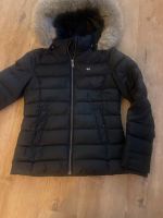 Tommy Hilfiger Jeans Winterjacke in schwarz / Größe S Hessen - Wiesbaden Vorschau