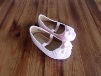 Sehr gut erhaltene Ballerinas rosa Schlaufe Gr. 19 glänzend Hessen - Flieden Vorschau