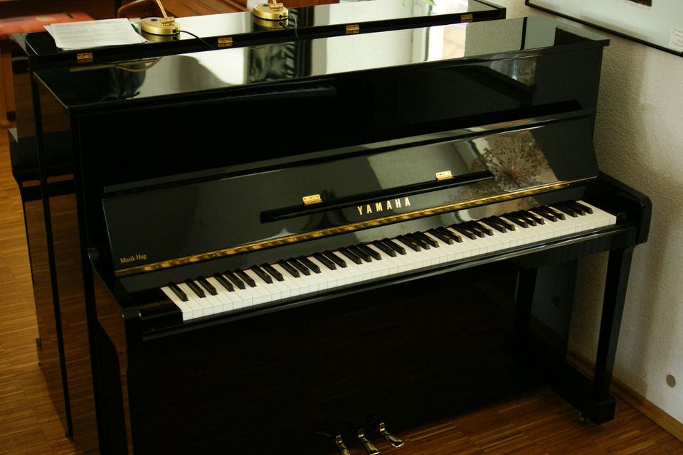 Klavier Yamaha P-116T schwarz Piano werkstattüberh. mit Garantie in Obergröningen