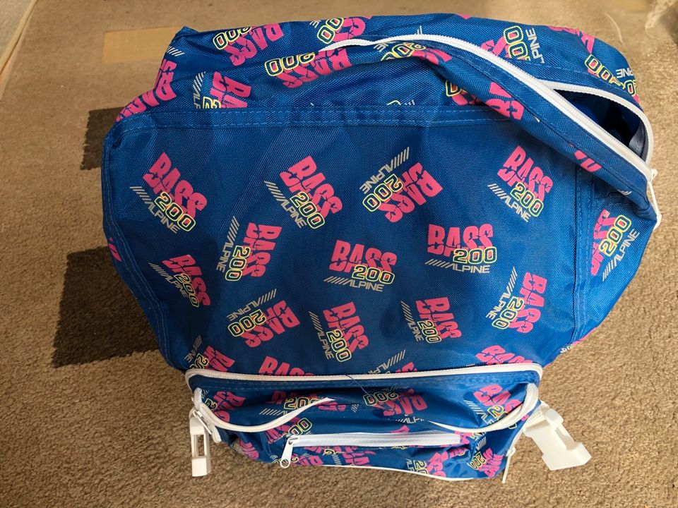 Alpine Bass 200 Tasche Sporttasche Umhängetasche NEU in Osterhofen