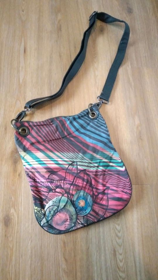 Desigual Handtasche Umhängetasche bunt Schmetterling Butterfly mi in Mayen