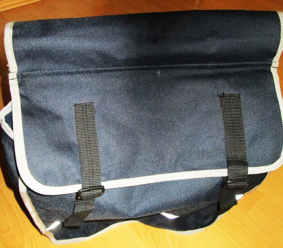 Fahrrad Gepäckträgertasche 2 Seitentaschen neuwertig in Nickenich