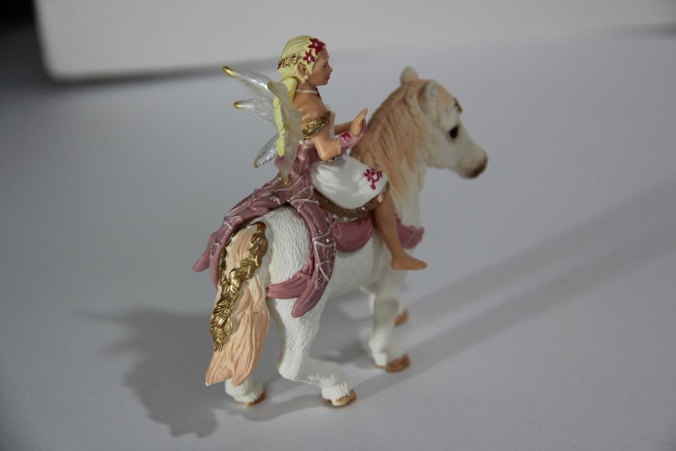 Schleich | Bayala | Lilienzarte Elfe | 70501 | 1 Fee & Pony in Duisburg