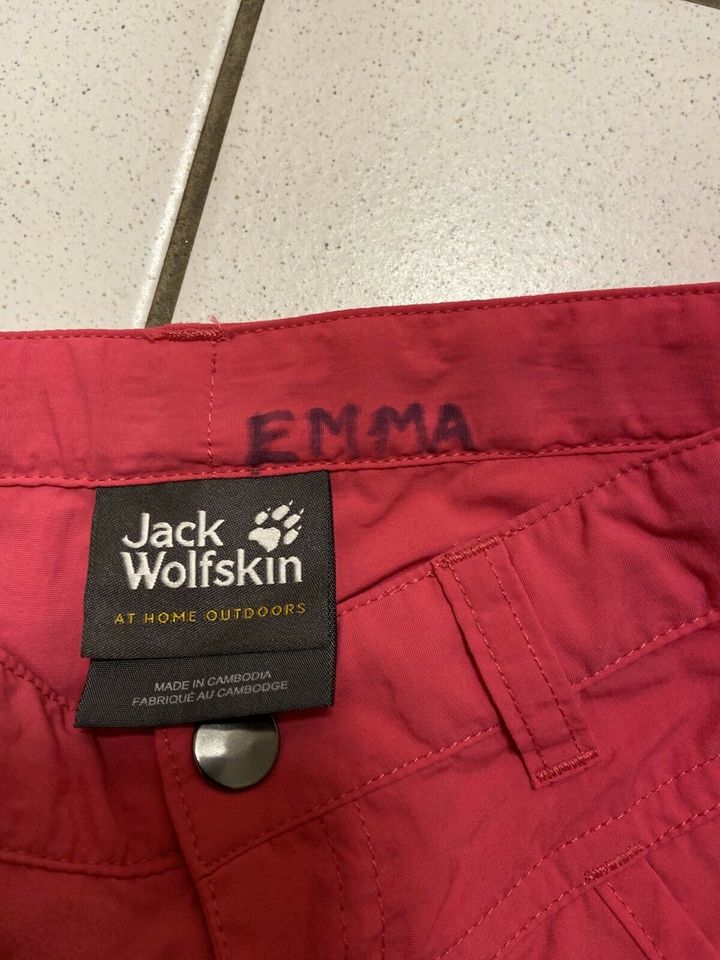 Jack wolfskin Shorts pink 116 in Fürstenfeldbruck