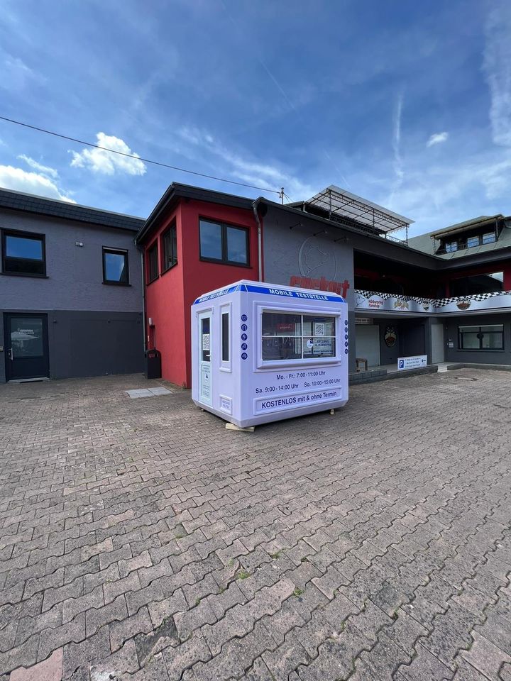 Pförtnerhaus | Wachhaus | Verkaufsmobil | Mobile Verkaufsstände | Verkaufspavillion | Kioskkabine | Kassenhaus | Mobiler Kiosk | Mobiler Marktstand | Verkaufsstand | Barrierefrei | Mobile Toilette in Pfeffenhausen