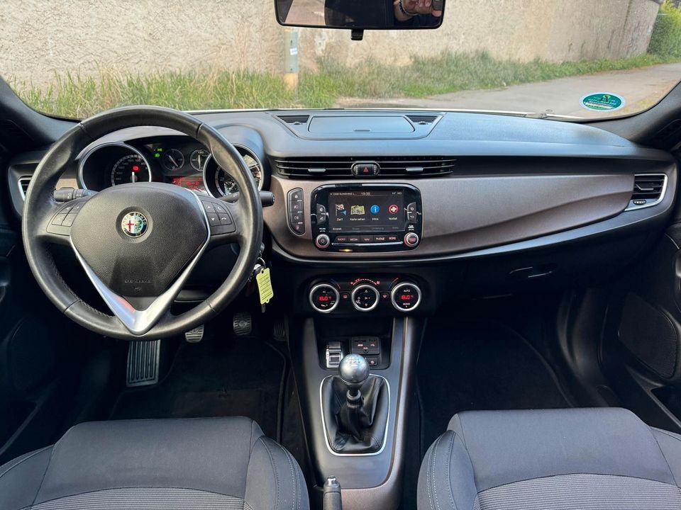 Alfa Romeo Giulietta 2.0 JTDM 16V Turismo HU bis 02.2025 in Leipzig