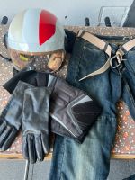 Helm, Jeans, Nierengurt und Handschuhe Nordrhein-Westfalen - Königswinter Vorschau