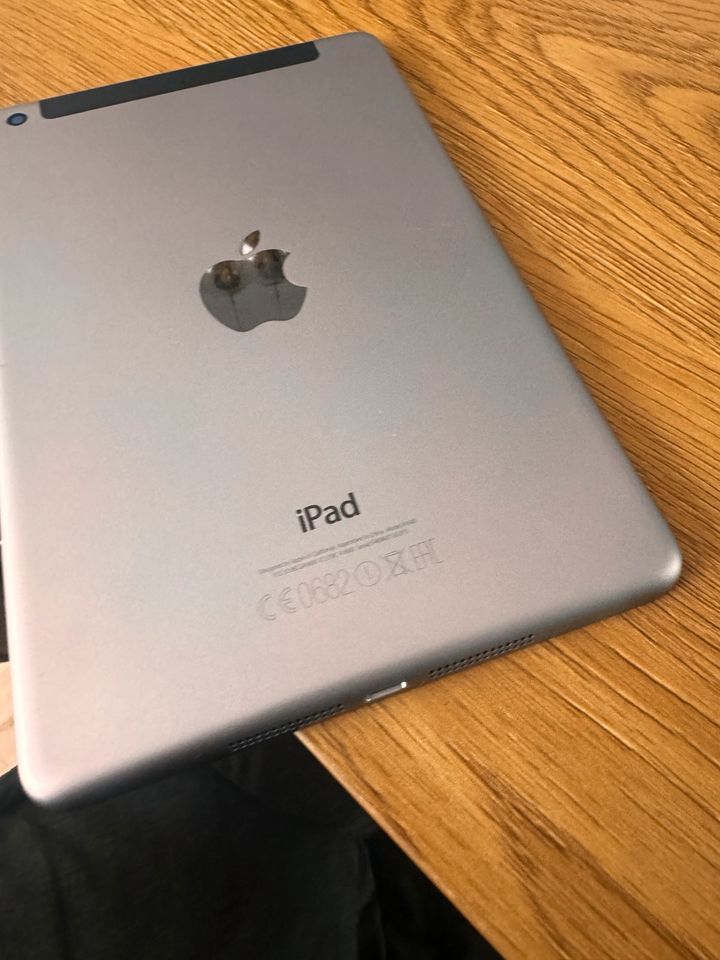Apple iPad Mini 3 - 64 GB - 3 Generation - Black in Bayreuth