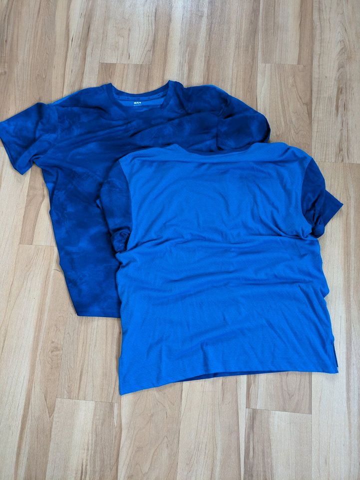 2x Under Armour UA RUN Shirt L Running blau Laufshirt Fitness in Stuttgart