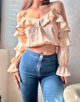 Satin Bluse CropTop Pfirsich M 38 Fashionova Volants schulterfrei Rheinland-Pfalz - Mainz Vorschau