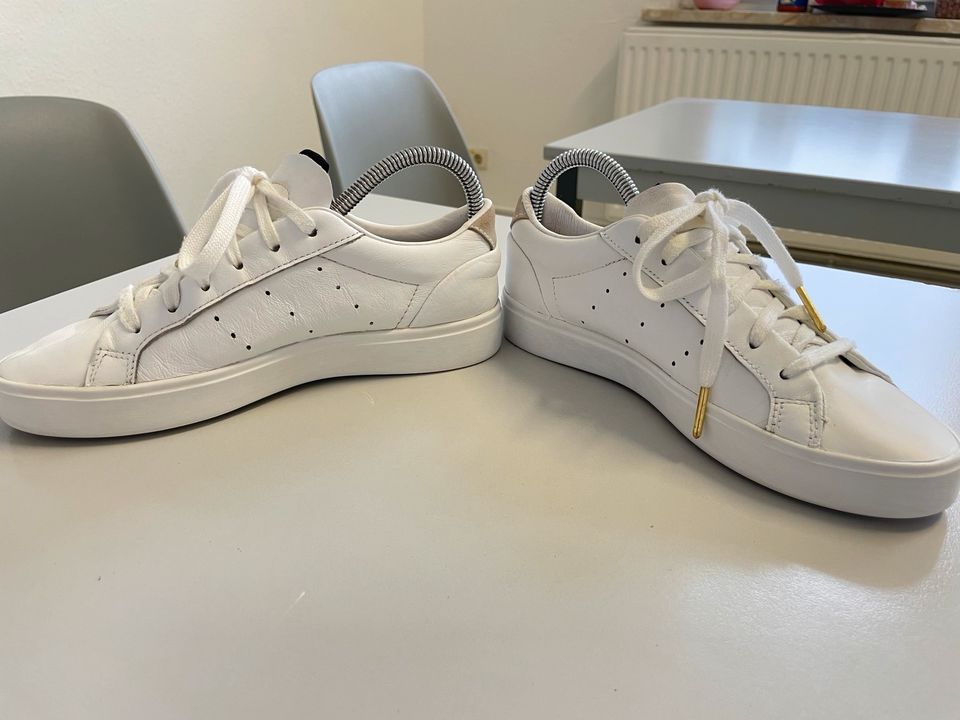 Adidas Sleek Damenschuhe Cloud Weiß Kristall Leder Gr. 36,5 in Bremerhaven