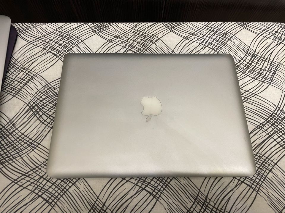 MacBook Pro 13 Zoll Mitte 2010 in Meinerzhagen