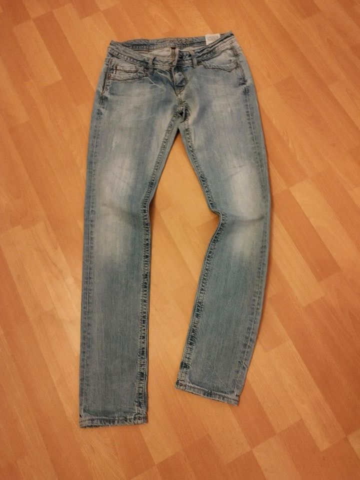 Jeans, W27, rockig, Marke Fishbone, cool, trendy, Five Pocket St in Nagold