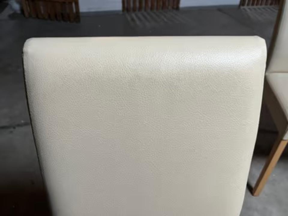 3 Leder Stühle, elegant, cremefarben hell, unbesessen, neuwertig in Kiel