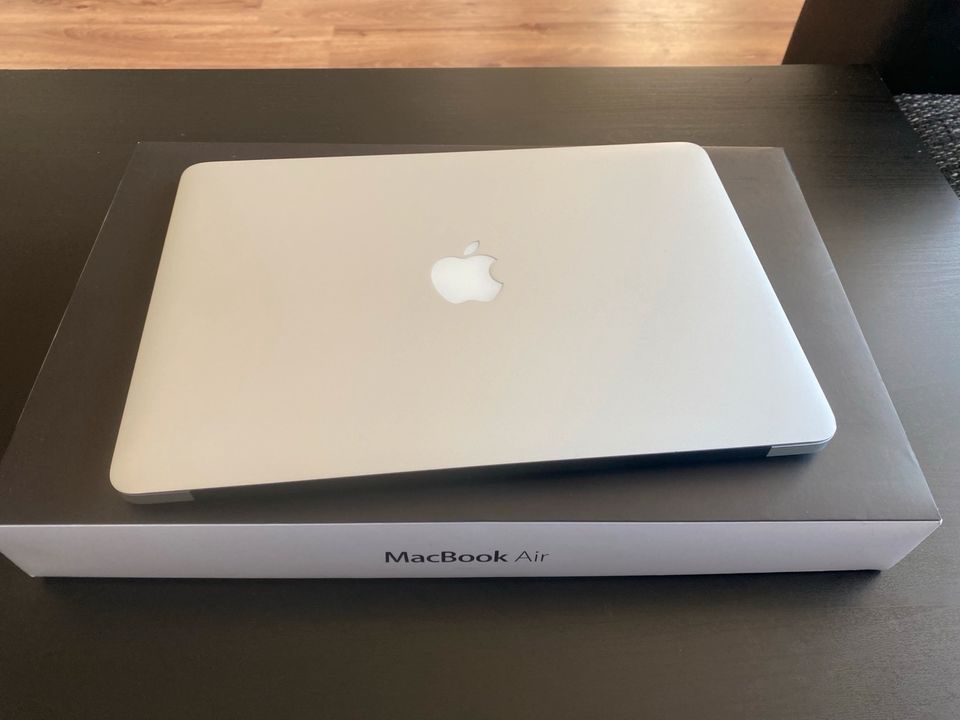 Apple MacBook Air 13 Zoll A1369 in Königsbrunn