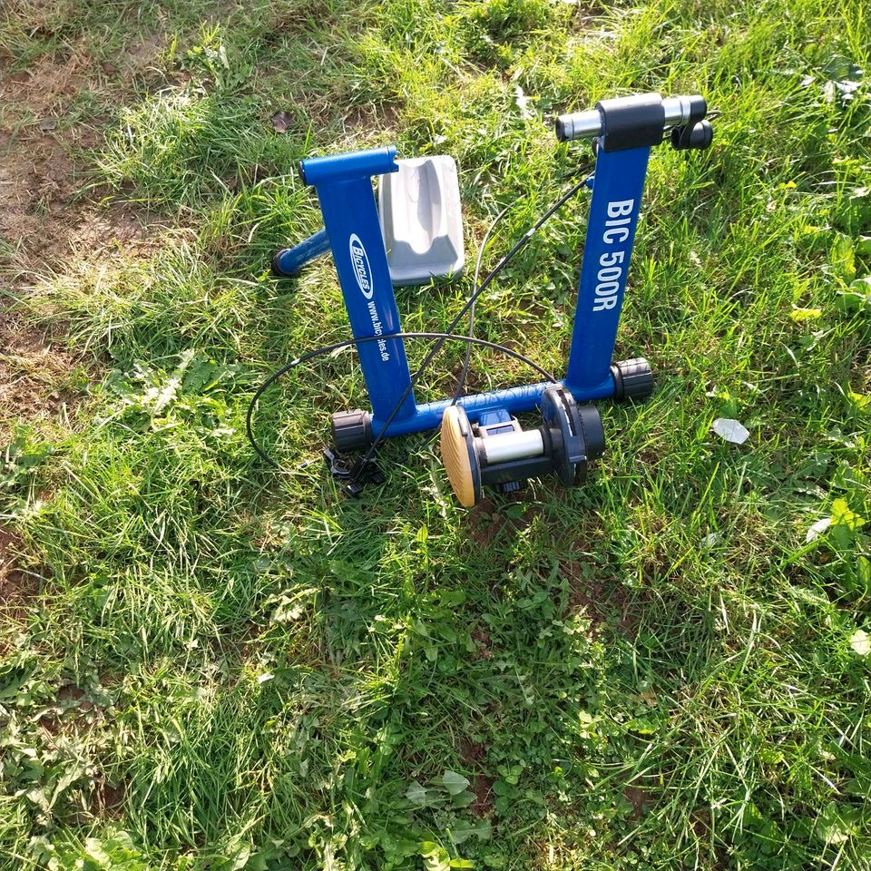 Fahrrad Rollentrainer in Kastel-Staadt