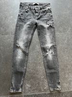 graue skinny Jeans - bershka - ripped Jeans - Gr. 36 Nordrhein-Westfalen - Hürtgenwald Vorschau