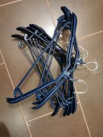 13 Hochwertige Kleiderbügel, Bügel. Blau, Gummi, 44 cm Nordrhein-Westfalen - Düren Vorschau