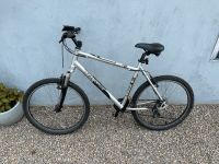 Trenga Herrenfahrrad Mountainbike TDM 2 26 Zoll inkl Zubehör Niedersachsen - Reppenstedt Vorschau