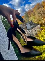 Pumps mit Goldkette wie *Neu* Hessen - Wiesbaden Vorschau
