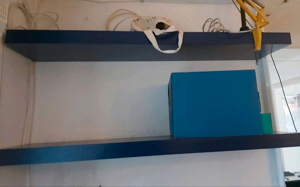 Ikea Regal blau oder rot verfügbar in Traunstein