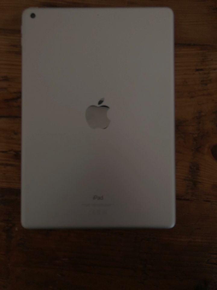 Tablet /Apple / 9 Generation in Überlingen