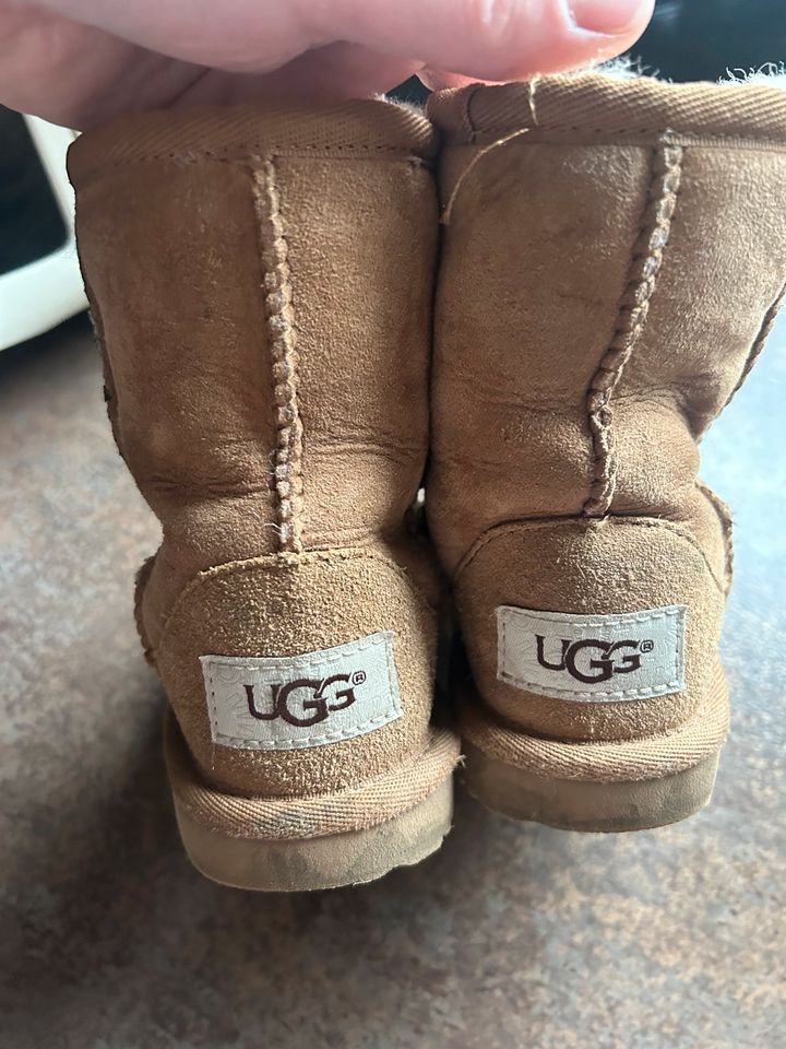 Ugg s Schuhe Kinder gr 25 in Bad Iburg