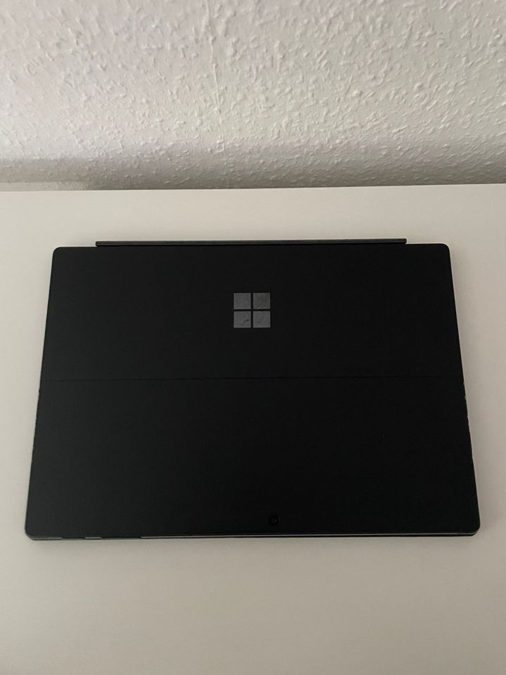 Microsoft Surface Pro 6 mit viel Zubehör in Hamm