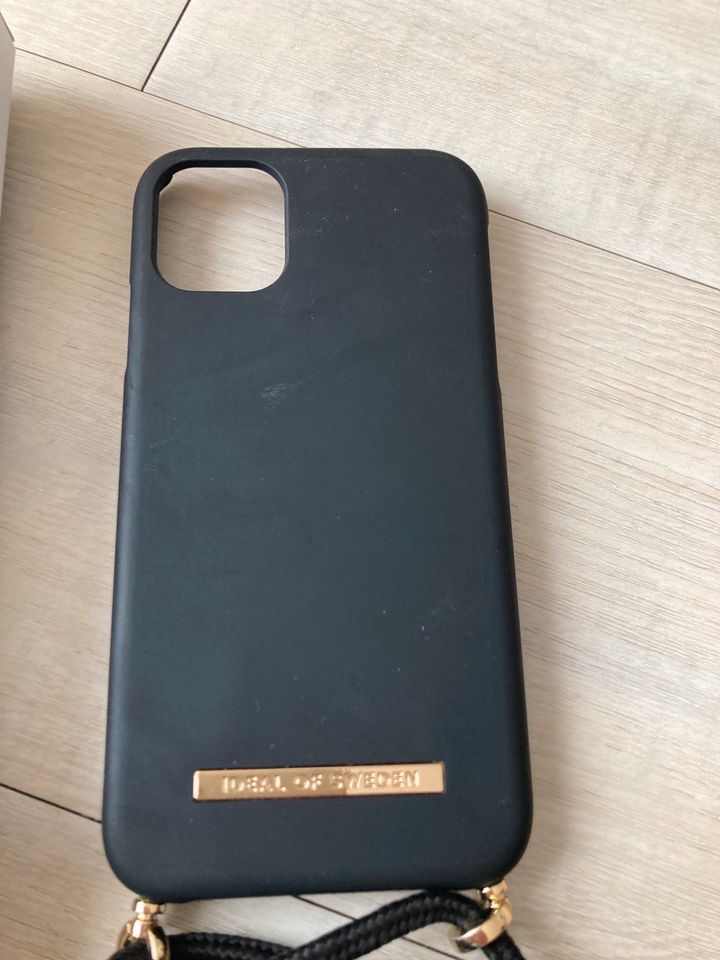 Ideal of Sweden IPhone 11 / XR Jet Black in Niederdorfelden